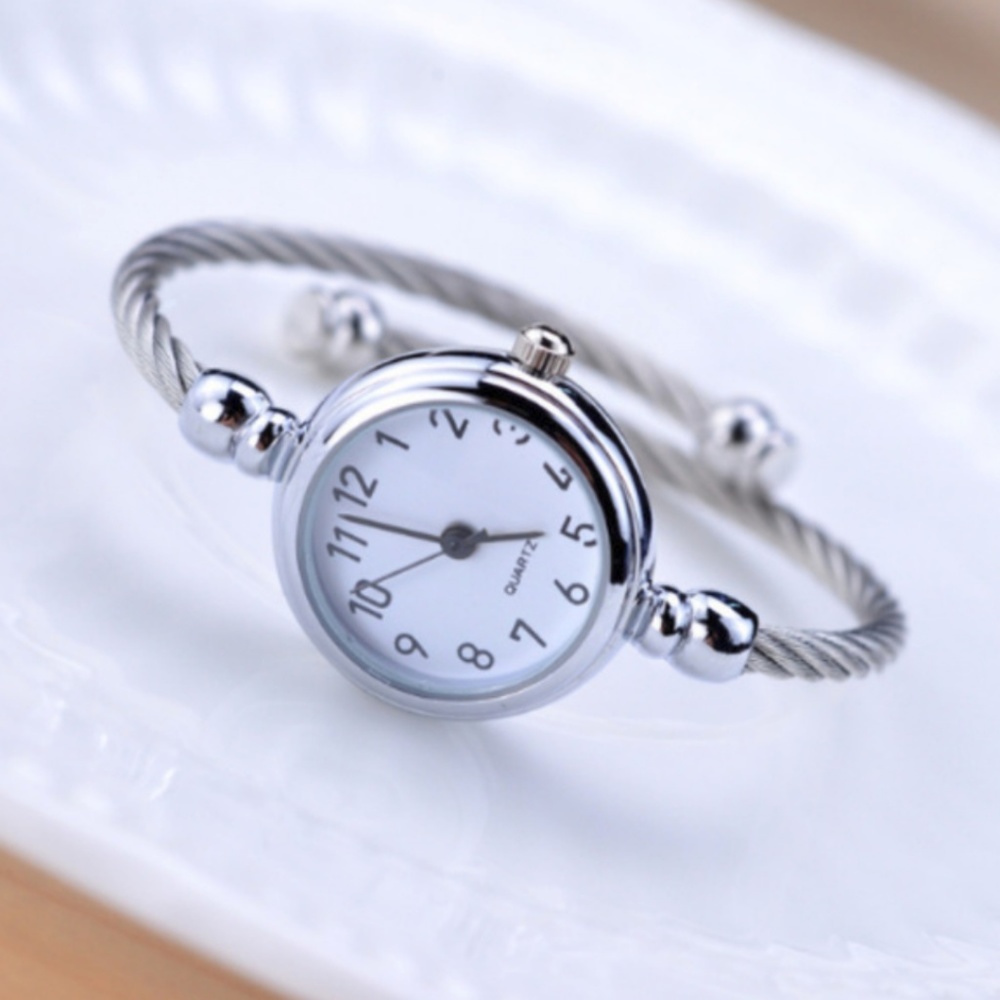 NEW 4 Styles Elegant Bracelet Watch - Picture 6 of 8